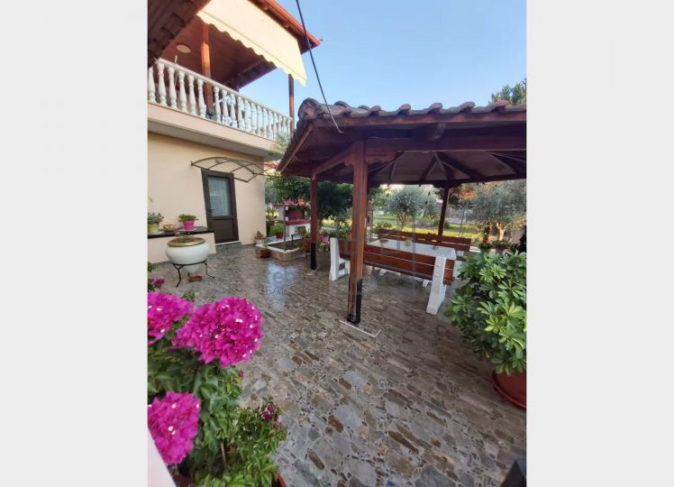 ΔΥΟ ΑΚΙΝΗΤΑ ΜΑΖΙ ΠΡΟΣ ΠΩΛΗΣΗ