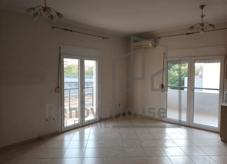 Νικόπολη | Διαμπερές Γωνιακό Διαμέρισμα 80 τ.μ.