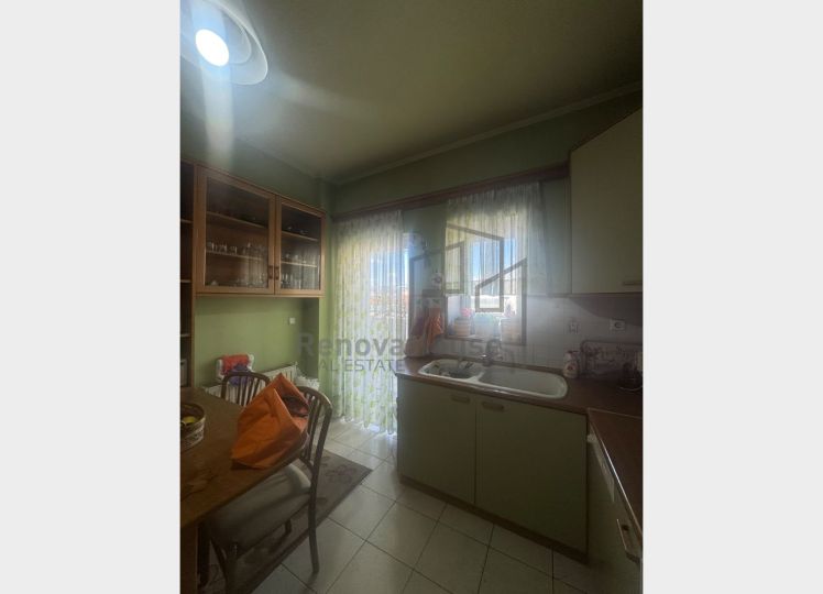 Πωλείται διαμπερές ρετιρέ 120 τ.μ. με 3 υπνοδωμάτια στην Καλαμαριά