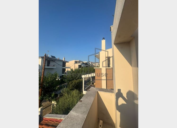 Γωνιακή μεζονέτα 3 επιπέδων 157 τ.μ. με αυλή στο Τριάδι Θέρμης