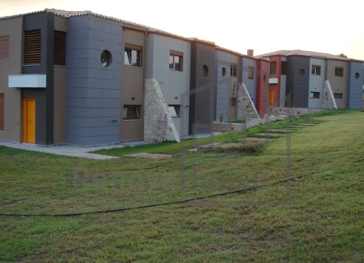Ημιτελές Συγκρότημα Κατοικιών προς Πώληση – Καλλιθέα | 700 μ. από τη Θάλασσα | €1.200.000