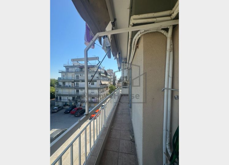 Άνω Τούμπα, 86 τ.μ., 2 Υ/Δ, διαμπερές & φωτεινό – 50 μ. από Λαμπράκη