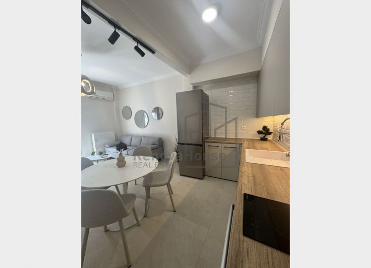 ΔΙΑΜΕΡΙΣΜΑ ΣΤΟ ΚΕΝΤΡΟ ΤΗΣ ΘΕΣΣΑΛΟΝΙΚΗΣ 