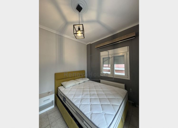 Ανακαινισμένο διαμέρισμα 300μ από τη θάλασσα – Επιπλωμένο, έτοιμο προς κατοίκηση