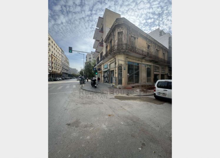 Επαγγελματικός Χώρος προς Πώληση – Γωνιακό Κατάστημα σε Κεντρικό Σημείο
