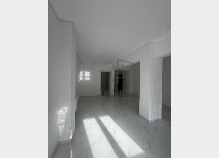 Μαλακοπή – Πλήρως ανακαινισμένο διαμέρισμα 80 τ.μ. με ιδιωτική αυλή