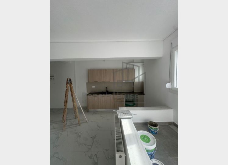 Μαλακοπή – Πλήρως ανακαινισμένο διαμέρισμα 80 τ.μ. με ιδιωτική αυλή