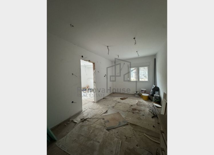  Ημιυπόγεια Γκαρσονιέρα 35τ.μ. – Πλήρως Ανακαινισμένη | Ιδανική για Επένδυση