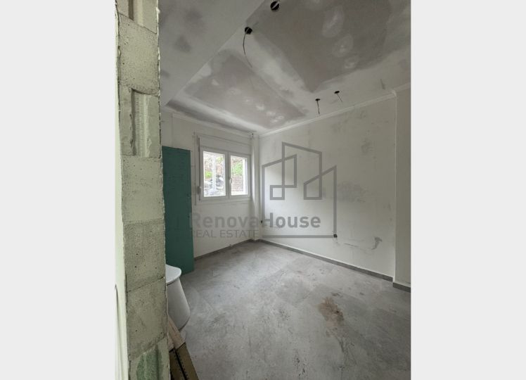  Ημιυπόγεια Γκαρσονιέρα 35τ.μ. – Πλήρως Ανακαινισμένη | Ιδανική για Επένδυση